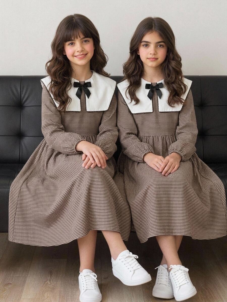 SHEIN Tween女孩休閒拼接配色POLO領修身寬鬆A字洋裝,荷葉邊飾邊、精緻小Logo刺繡、棕色梭織格紋、藍色,返校季穿搭,卡其色 - 棕色 - 查看 1