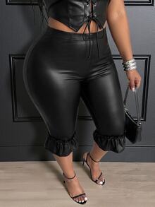 SHEIN CURVE+ بنطال نسائي مقاس كبير بلون موحد من جلد البولي يوريثان مع حافة مكشكشة بطول 3/4 عصري - الأسود - مشاهدة 4