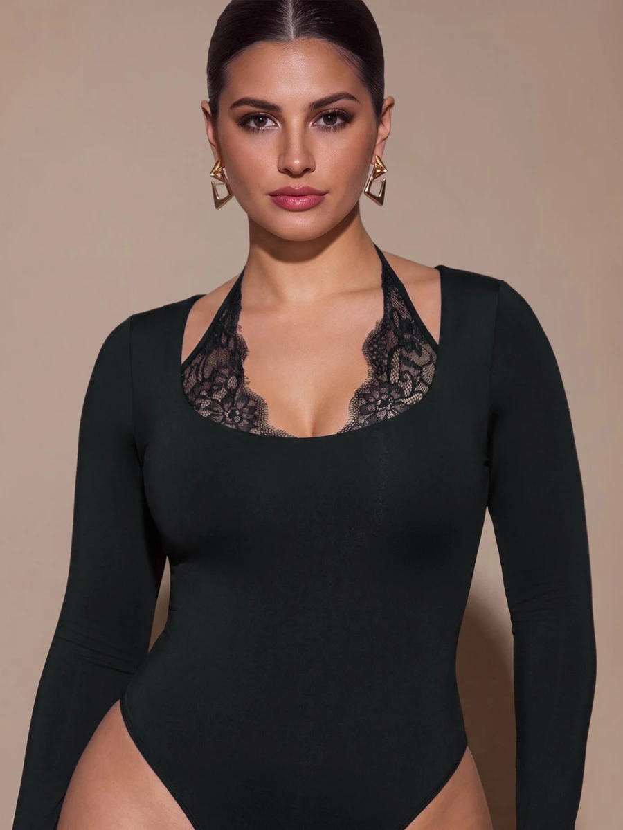 SHEIN BAE CURVE بودي سوت كاجوال يومي للنساء بمقاس كبير مع تفاصيل دانتيل وقطع قماشية - الأسود - مشاهدة 1