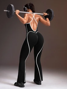 Powerista Jumpsuit Wanita Hitam Putih Kontras dengan Tali Bahu, Tanpa Punggung, dan Potongan Kaki Mengembang - Hitam - View 7