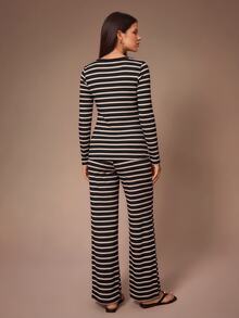 Lazeform Standard Size Casual Women's Pajama Set, Fashionable Striped Print V-Neck Design, Wearable Loungewear Set - Black - View 2