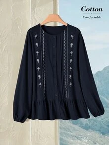 Rusticease 女款純色花卉刺繡圓領鈕扣長袖上衣，海軍藍花卉春季鄉村風，適合早午餐野餐 - 藏蓝色 - 查看 3