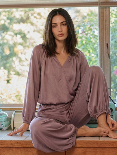 DAZY Women's Solid Color V-Neck Raglan Long Sleeve Top And Pants Pajama Set