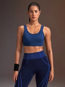 Powerista حمالة صدر رياضية نسائية بلون موحد بتصميم بسيط - أزرق بحري - مشاهدة 2