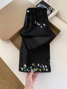 GlowEve CURVE Celana Jeans Bordir Kancing Gaya Jalanan Ukuran Plus - Hitam - View 8