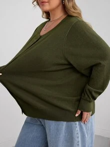 SHEIN CURVE+ 大尺碼休閒純色圓領長袖寬鬆女款上衣 - 軍綠色 - 查看 5