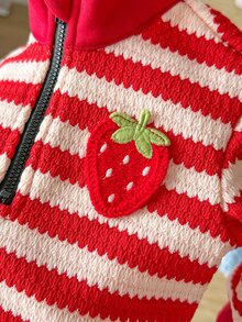 SHEIN Playful Pals 2件組幼兒女嬰毛衣褲套裝，可愛甜美紅色草莓刺繡條紋長袖半拉鍊加厚冬季連身褲，適合秋季與節日穿著，色彩鮮豔 - 紅白色 - 查看 8