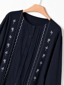 Rusticease 女款純色花卉刺繡圓領鈕扣長袖上衣，海軍藍花卉春季鄉村風，適合早午餐野餐 - 藏蓝色 - 查看 5