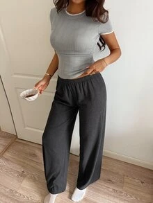 DAZY Set Pakaian Santai Wanita Minimalis dengan Atasan Rajut Lengan Pendek dan Celana Panjang dengan Trim Blok Warna - Grey - View 3