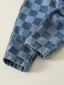 SHEIN 2件組嬰兒男童女童幼童秋冬字母圖案針織軟綿圓領長袖套頭衛衣與牛仔長褲套裝，百搭舒適格紋牛仔褲 - 彩色 - 查看 8
