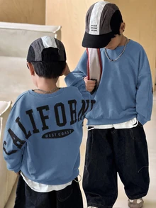 SHEIN Little Byeori 兒童 1件大童男孩淺灰色字母圖案厚款運動衫，休閒學院風寬鬆版型街頭風，適合上學、秋季、開學季、日常穿著 - 藍色 - 查看 5