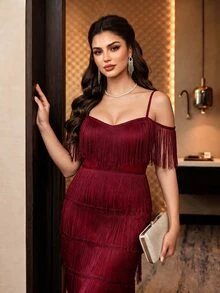 SHEIN Lady CURVE Gaun Kencan Modis Wanita Ukuran Besar Warna Polos dengan Desain Rumbai - Merah - View 10