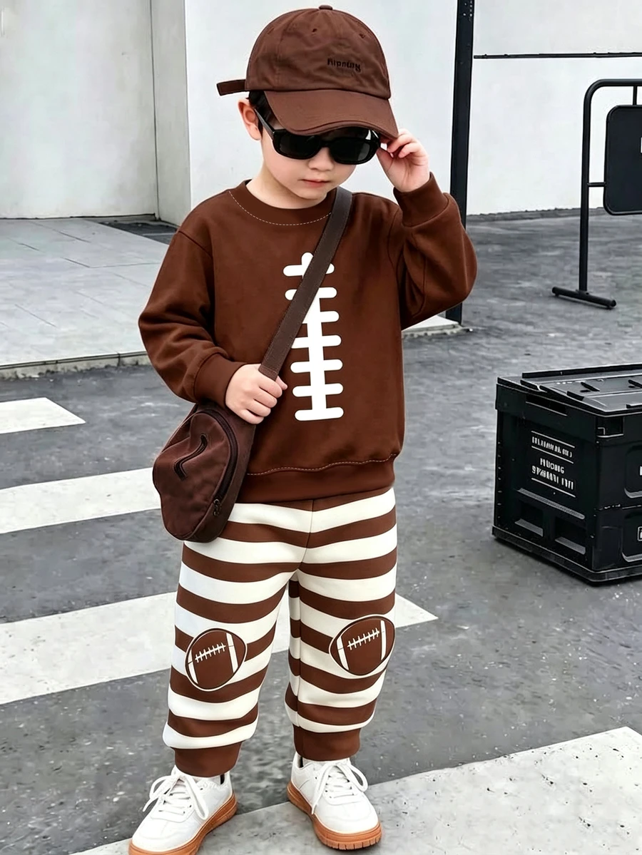 1套男童美式足球印花圓領套裝，復古運動風足球縫線圖案搭配條紋印花，長袖收口衛衣與長褲2件套，彈性腰帶錐形運動長褲，休閒外出、上學、旅行穿著，秋季男童幼兒時尚運動套裝 - 彩色 - 查看 1