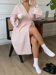 Dazy Plus Autumn Sweet Plaid Embroidered Lace Trim Patchwork Loose Fit Nightgown - Pink - View 5