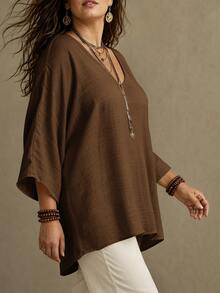 Ceyna Blus Wanita Ukuran Besar Gaya Prancis Kasual Elegan Leher V Lengan 3/4 - Coklat - View 4