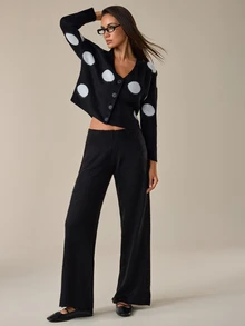 SHEIN طقم ملابس منزلية من الكارديجان المحبوك بنقشة نقاط البولكا المفرشاة - الأسود - مشاهدة 3