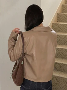 DAZY 女款純色寬鬆翻領長袖休閒街頭風秋冬皮革夾克 - 卡其色 - 查看 3
