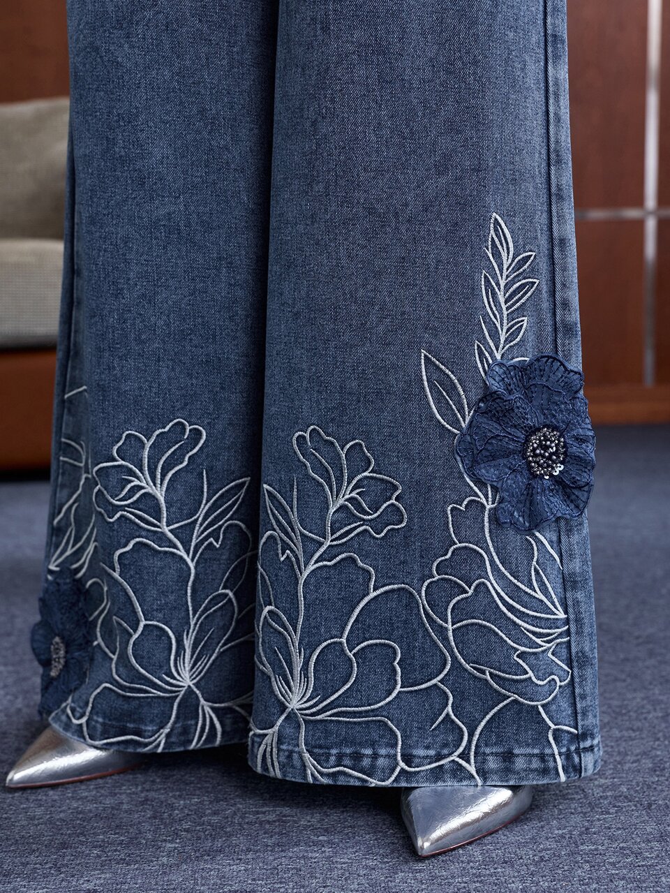Fashionable Modern Washed Denim Heavy Embroidery Bead Flared Leg Commuter Casual Autumn Women's Jeans
