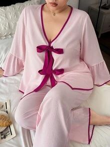 Napfluff CURVE Napfluff CURVE Set Piyama Ukuran Plus dengan Motif Garis-Garis dan Potongan Warna Blok, Lengan Panjang, dan Celana, Cocok untuk Ukuran Besar - Berwarna merah muda - View 3