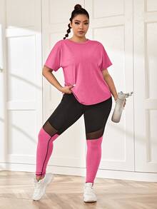 SHEIN Rhythm Era Träningsset för kvinnor i plus size med sport-T-shirt och sportleggings med meshdetaljer och mobilficka - Rosa - Visa 1