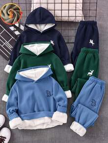 SHEIN 3件組買2送1兒童青少年男孩休閒多功能厚款連帽衛衣，藍色連帽運動上衣、海軍藍連帽運動上衣、聖誕綠連帽運動上衣，運動上衣，秋冬款，學校、運動、秋季穿搭、冬季穿搭 - 彩色 - 查看 1