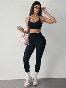 Dewbera Dewbera Seamless Sports Bra With Criss-Cross Back And Contrast Color Sports Set - Black - View 2