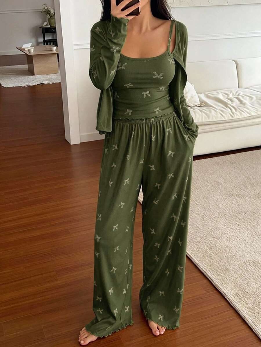 DAZY 3件組蝴蝶結圖案滿版印花女款睡衣套裝,包含開襟衫、細肩帶背心與長褲 - 軍綠色 - 查看 1