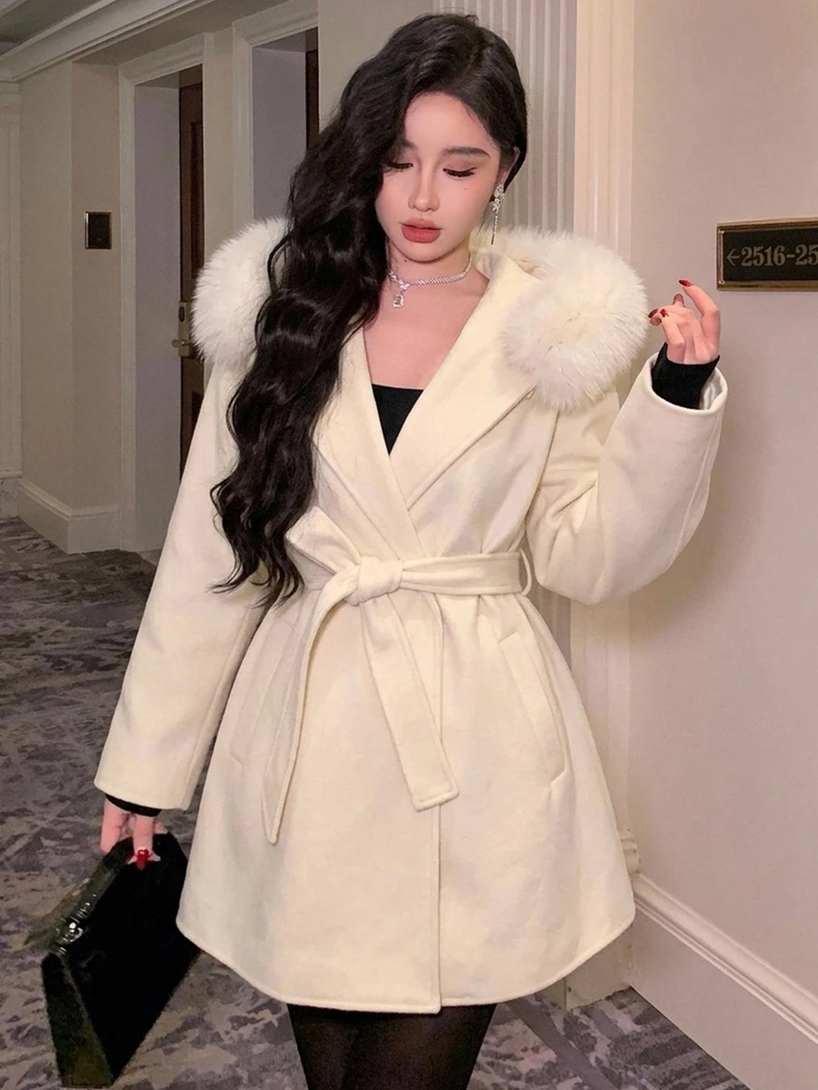 DAZY Women's Elegant Overcoat With Fur Collar And Belt, Autumn/Winter - Beige - View 1