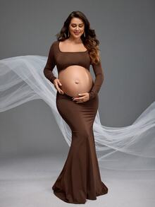 Cheriluna Maternity فستان حمل بلون موحد بياقة مربعة وأكمام طويلة وتصميم فتحات وذيل حورية البحر - بني داكن - مشاهدة 5