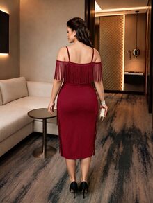 SHEIN Lady CURVE Gaun Kencan Modis Wanita Ukuran Besar Warna Polos dengan Desain Rumbai - Merah - View 2