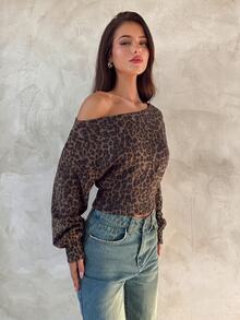 Aloruh 秋冬性感百搭豹紋不對稱肩鬆上緊下長袖女款上衣，秋季豹紋T恤 - 棕色 - 查看 7