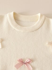 Genkimix Kids 2026 春/秋新款 4-7 歲女童毛衣套裝，圓領針織上衣搭配 3D 蝴蝶結寬腿褲，2 件套，適合休閒外出、週末家庭聚會與學校活動 - 白色 - 查看 3