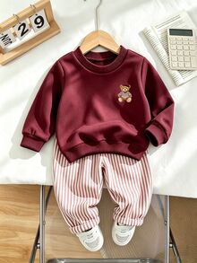 Souflis Souflis 2件組幼兒男童運動衫長褲套裝，學院風酒紅色條紋熊刺繡，羅紋長袖圓領，標準版型，生日節日秋季保暖舒適 - 酒紅色 - 查看 1