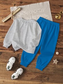 Peppa Pig X SHEIN طقم كاجوال للأولاد الصغار مكون من سويت شيرت بأكمام طويلة وبنطال رياضي بطبعة كرتونية وحروف - أبيض - مشاهدة 2