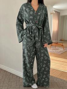 DAZY 花卉線條圖案滿版印花紋理克雷普面料對比鈕扣裝飾女款睡衣套裝 - 墨綠色 - 查看 5