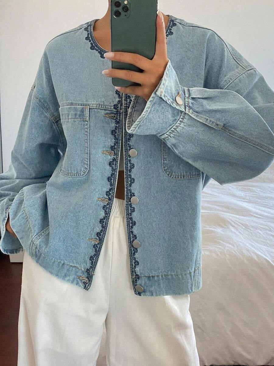 DAZY 女款刺繡設計寬鬆牛仔夾克外套 - 淺色水洗藍 - 查看 1