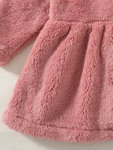 SHEIN 1件女嬰毛絨外套 可愛甜美公主風 粉色 3D熊耳朵 壓褶下擺 毛絨長袖連帽加厚款 冬季秋季節日波爾多紅 - 粉色 - 查看 4