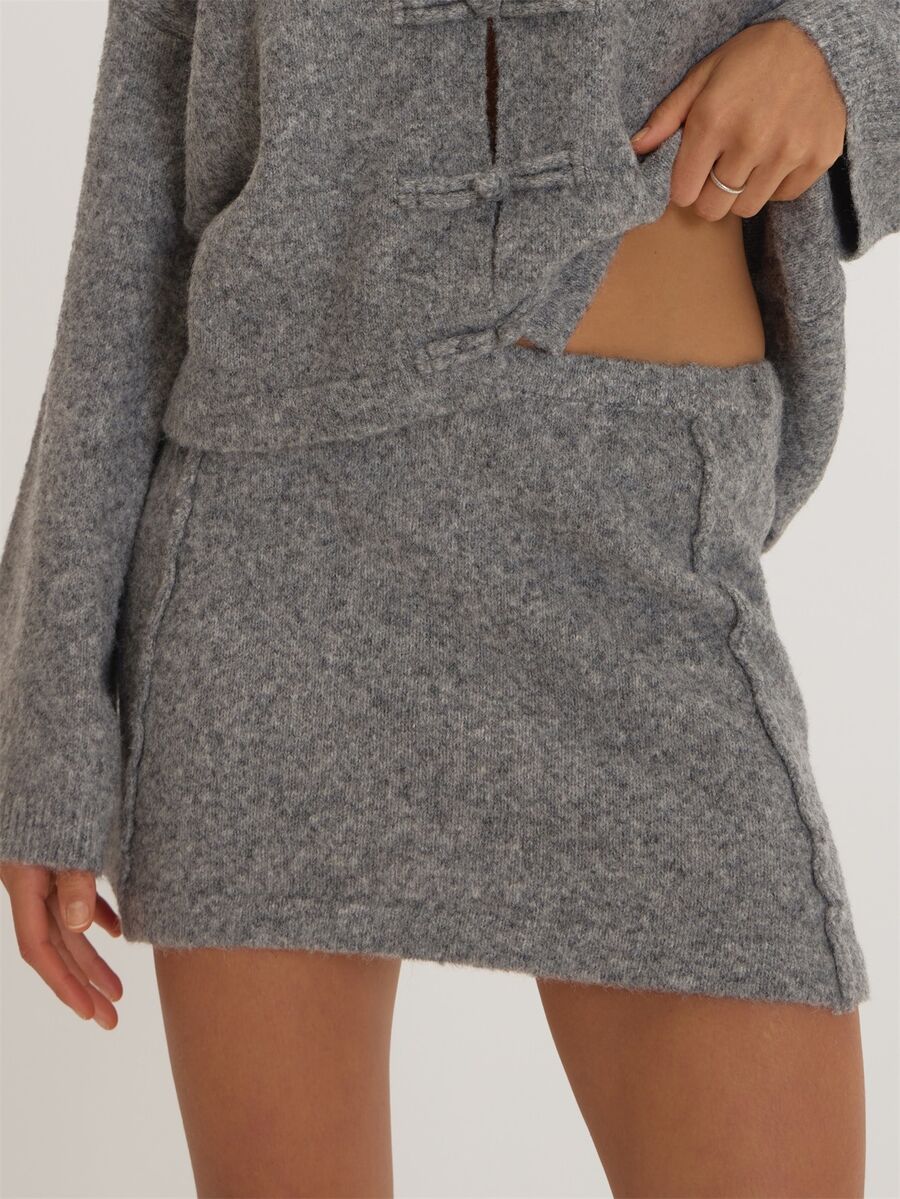 MUSEYN Grey Knit Mini Skirt Versatile Everyday Cosy Casual Fall - Grey - View 1