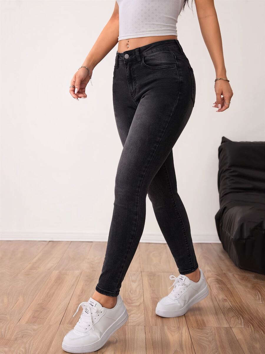 SHEIN PETITE 女款時尚鈕扣口袋緊身牛仔褲 - 黑色 - 查看 1