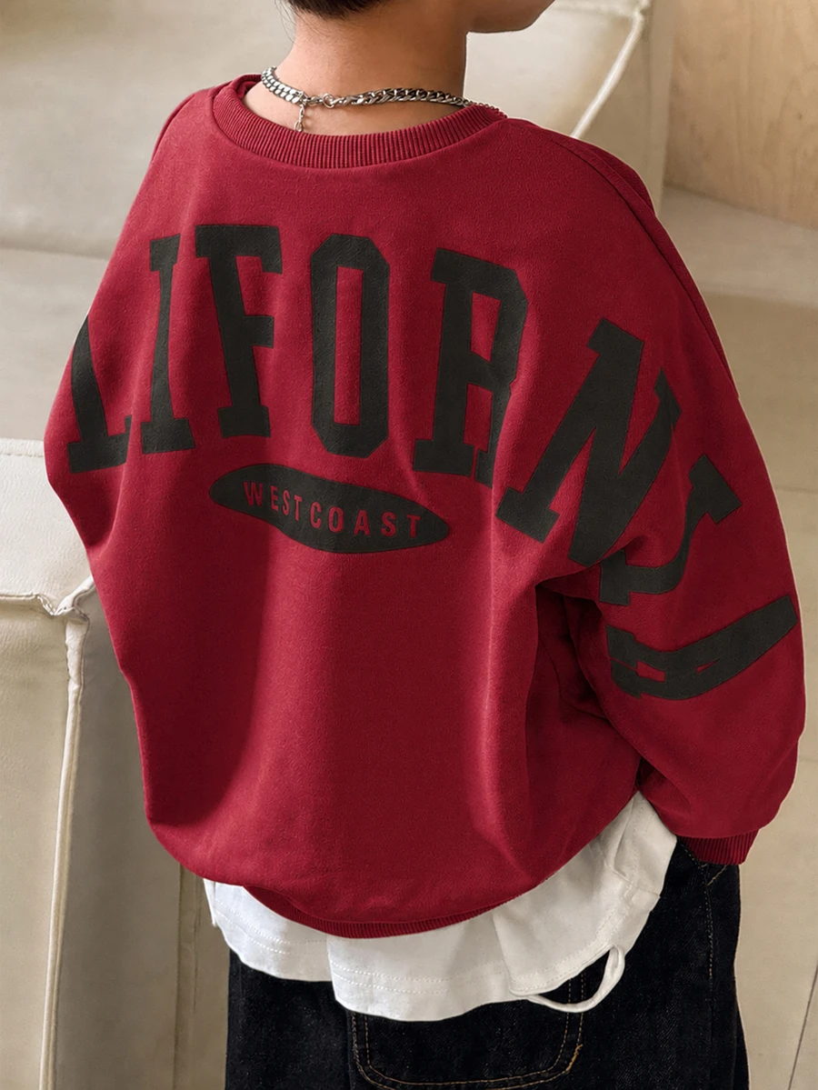 SHEIN Little Byeori 1件青少年男孩休閒學院風舒適時尚極簡街頭風寬鬆版實用百搭大字母圖案厚款衛衣,適合日常穿著、上學、旅行、運動,秋冬款 - 紅色 - 查看 1