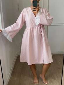 Dazy Plus Autumn Sweet Plaid Embroidered Lace Trim Patchwork Loose Fit Nightgown - Pink - View 6