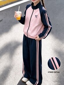 SHEIN 2件組女孩套裝：彩色條紋拉鍊夾克搭配刺繡蝴蝶結與鬆緊腰長褲，適合幼兒園女孩。復古運動風套裝，適用於街頭穿搭、運動、健身與好友聚會，四季時尚單品 - 彩色 - 查看 4