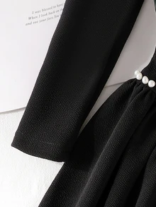 Elladie kids 聖誕服飾、年輕女孩秋季服裝、秋季穿搭、年輕女孩紅色針織紋理面料方領珠飾下擺半圓形抓皺洋裝、抓皺邊緣配珠飾飾邊與拼接羊腿袖，時尚優雅，適合日常穿著、通勤、聚會與派對 - 黑色 - 查看 4