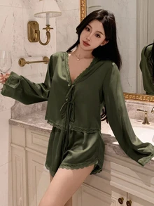 DAZY 浪漫蕾絲拼接緞面繫帶上衣與超短睡褲女款睡衣套裝 - 軍綠色 - 查看 6