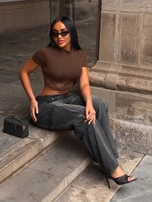SHEIN SXY تي شيرت برقبة عالية وأكمام قصيرة مع حزام خصر مزيف وتصميم رقعات من البولي يوريثان - بني - مشاهدة 6