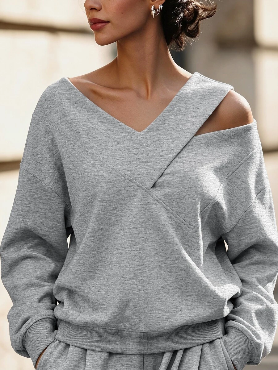 Velvienne Áo nỉ tay dài dáng rộng cổ bất đối xứng vai trễ màu trơn casual cho nữ size lớn - Xám - Xem 1