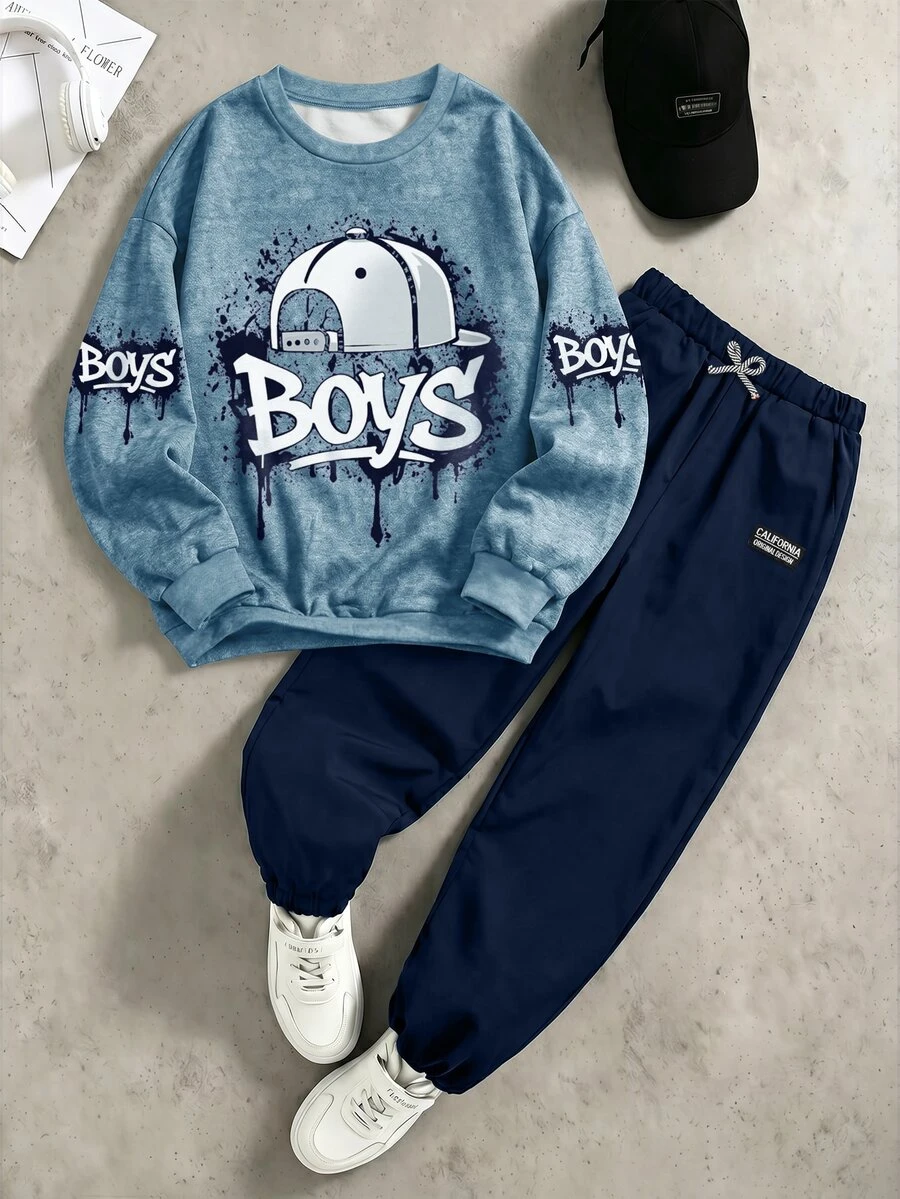 SHEIN Coolqubz 2件組青少年男孩時尚白色運動衫搭配深綠色長褲,胸前綠色圖案印花,酷炫街頭風,柔軟舒適面料,易穿搭,適合春秋季節,校園與外出皆宜,必備兩件套 - 藍色 - 查看 1
