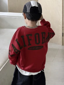 SHEIN Little Byeori 1件青少年男孩休閒學院風舒適時尚極簡街頭風寬鬆版實用百搭大字母圖案厚款衛衣，適合日常穿著、上學、旅行、運動，秋冬款 - 紅色 - 查看 3