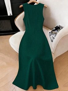 GlowEve CURVE Plus Size Women's Versatile Textured Button Decor Dress - Dark Green - View 2