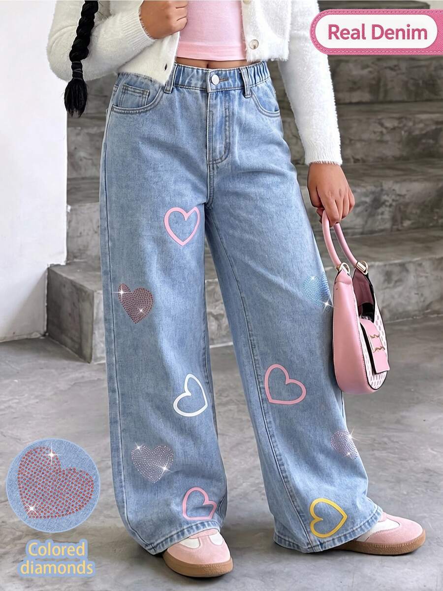 SHEIN Quần jean nữ Y2K phong cách ngọt ngào màu xanh nhạt wash bông tuyết, cạp cao, ống đứng ống rộng, in toàn thân họa tiết trái tim màu sắc đính đá rhinestone, thời trang street style đa năng đi học và thường ngày - Rửa trung bình - Xem 1